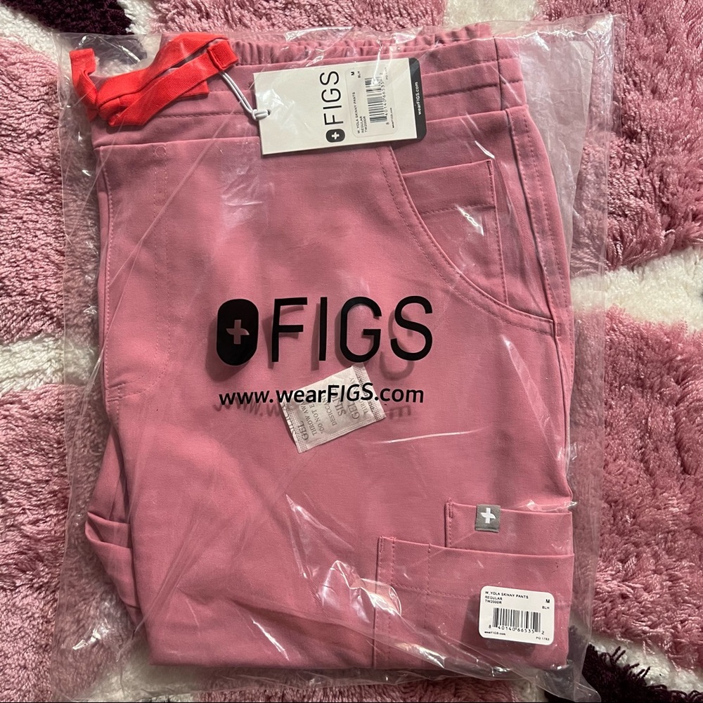 CHALK PINK - YOLA M